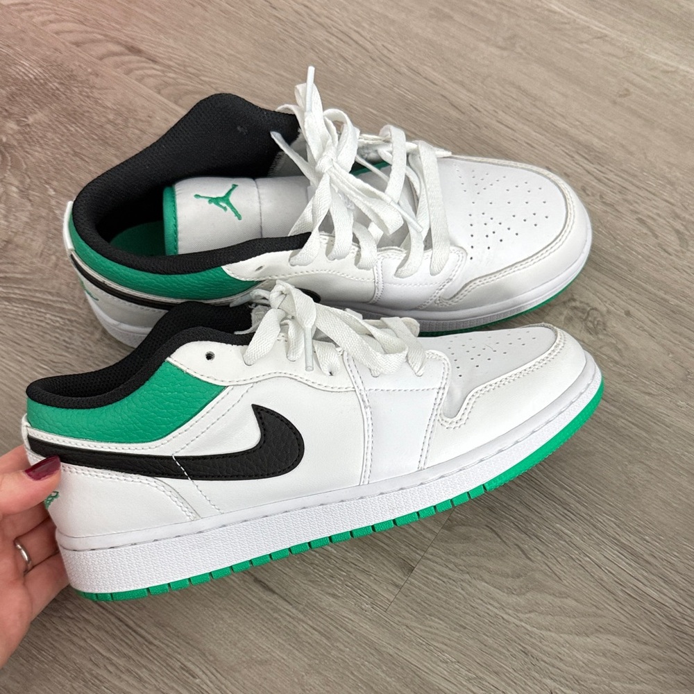 Nike Sneakers White and Green